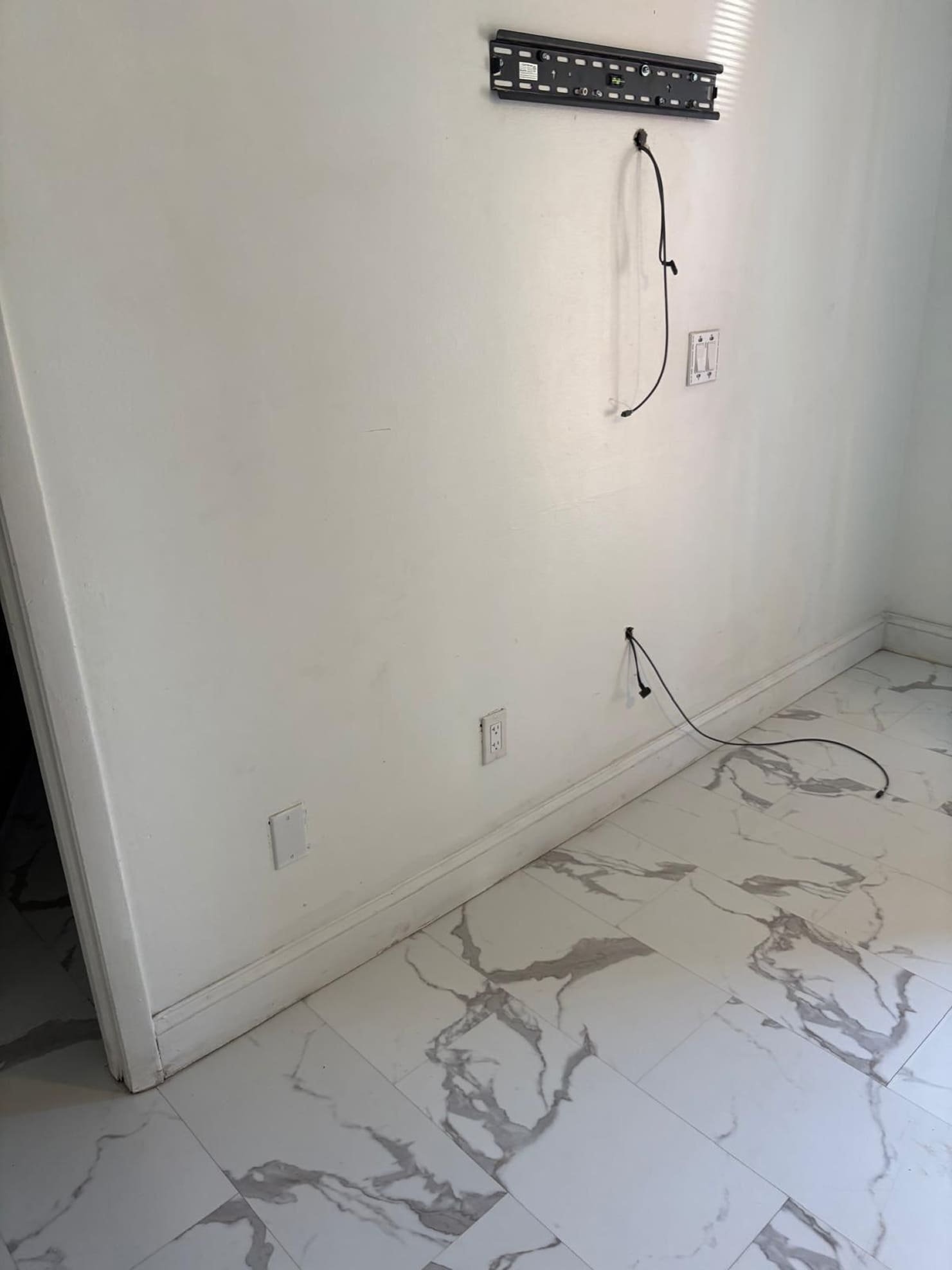 Living room before renovation